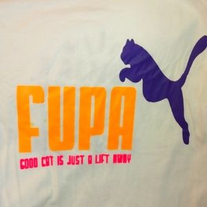 Glow in the dark .. Good Cat is Just a lift Away! 😜